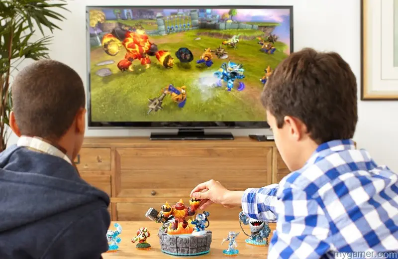 Skylanders Giants Lifestyle6 Two generic kids playing Skylanders