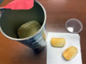 Pringles Moa Chips open container